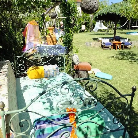 Летний дом Casa Camelias Sa